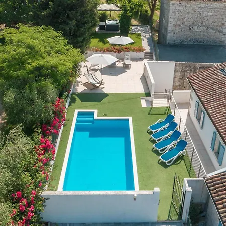2 Bedroom Beautiful In Lozari *