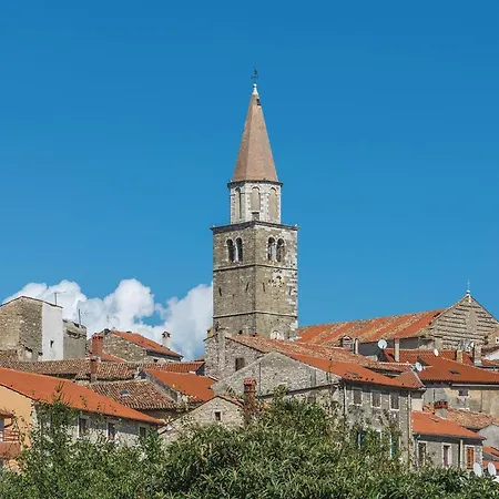 2 Bedroom Beautiful In Lozari Nyaraló Stuparic