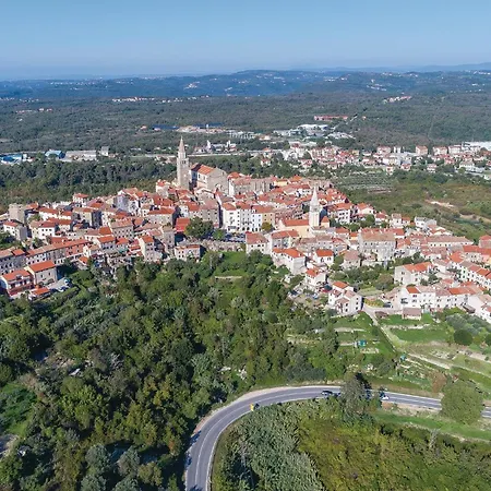 2 Bedroom Beautiful In Lozari
