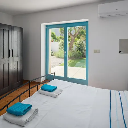 2 Bedroom Beautiful In Lozari *